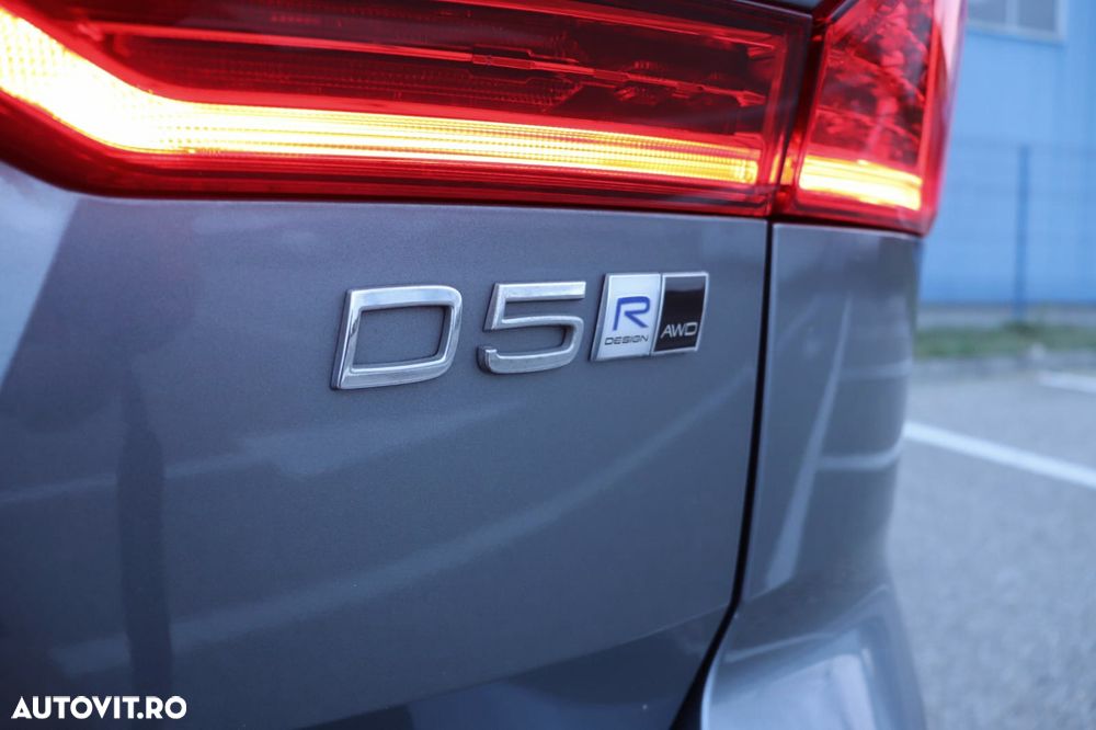 Volvo XC 60 D5 AWD Geartronic RDesign - 33