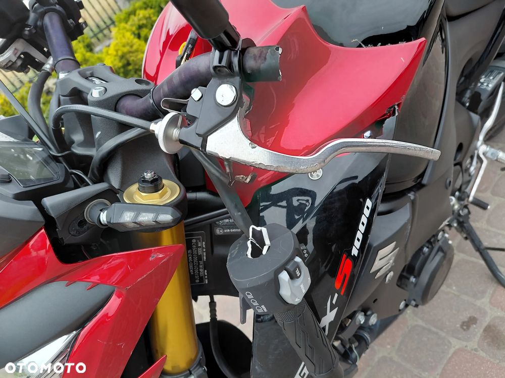 Suzuki GSX - 26