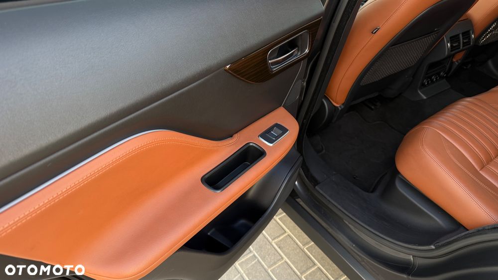 Jaguar F-Pace 20d AWD Prestige - 13