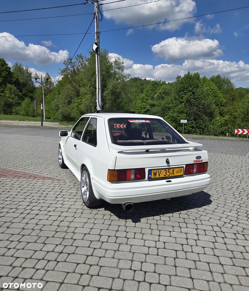 Ford Escort - 8