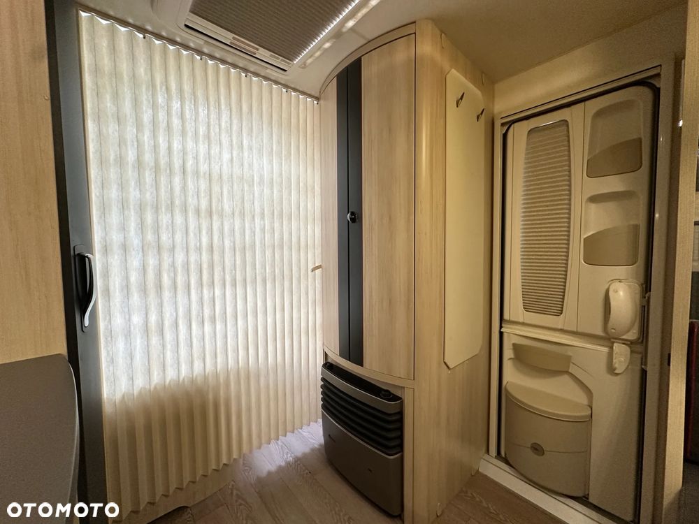 Hobby 460 UFE DE LUX EDITION z napędem i markizą pompowaną. - 27
