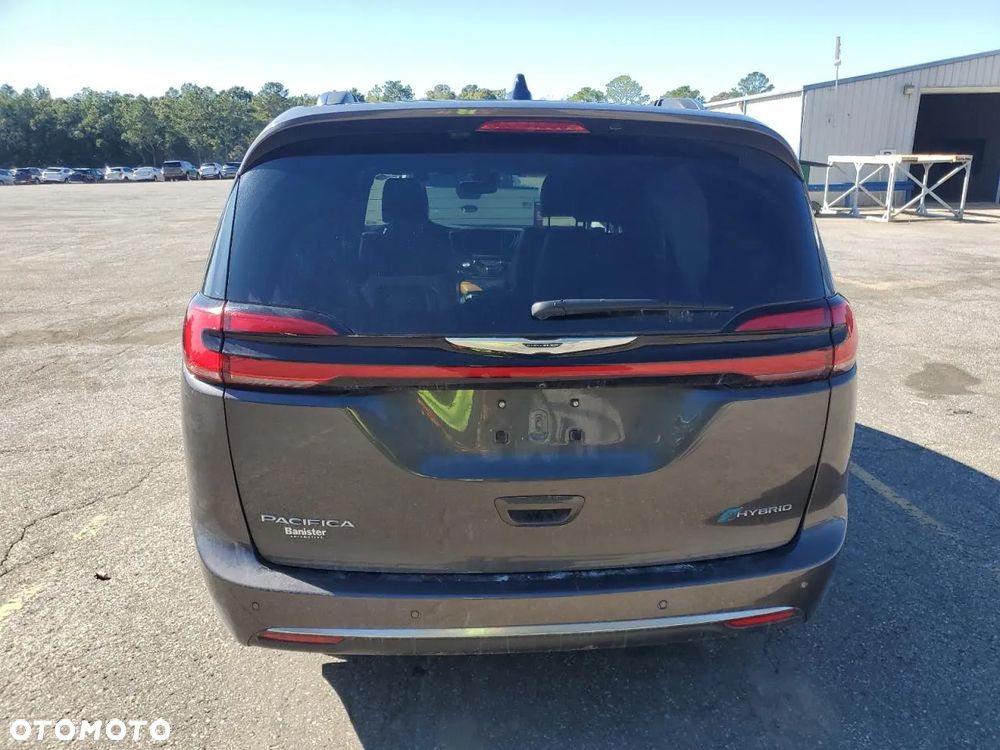 Chrysler Pacifica - 4