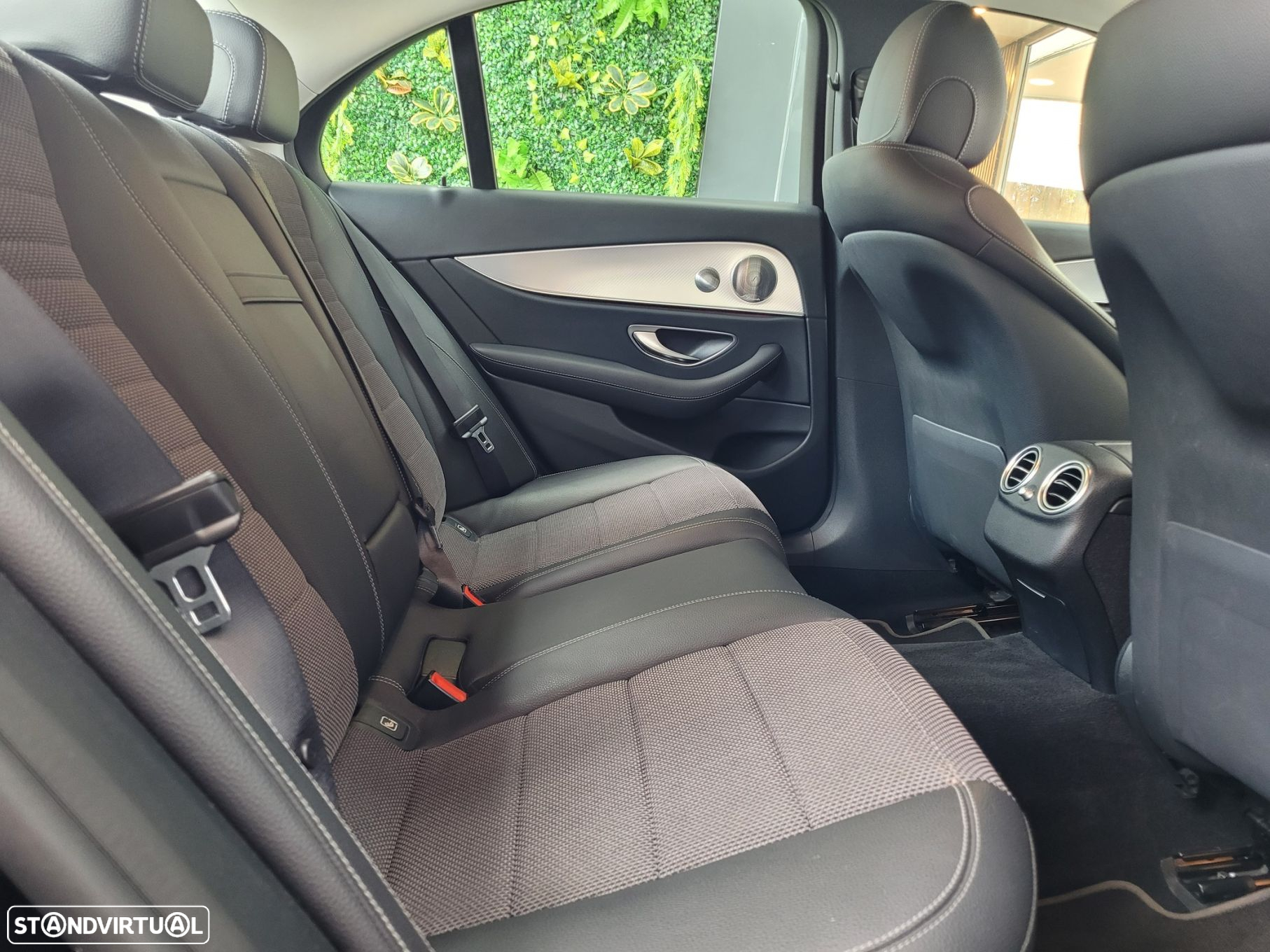 Mercedes-Benz E 300 de Avantgarde - 16