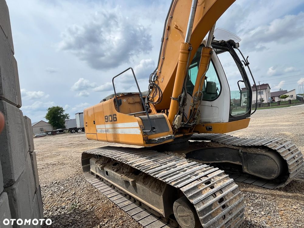Liebherr 906 - 4