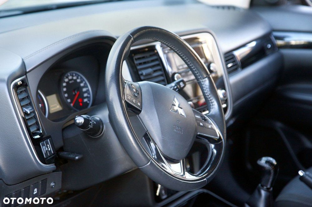 Mitsubishi Outlander - 15