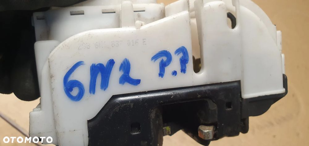 Zamek prawy przód VW Polo 6N2 6N1837016E - 6