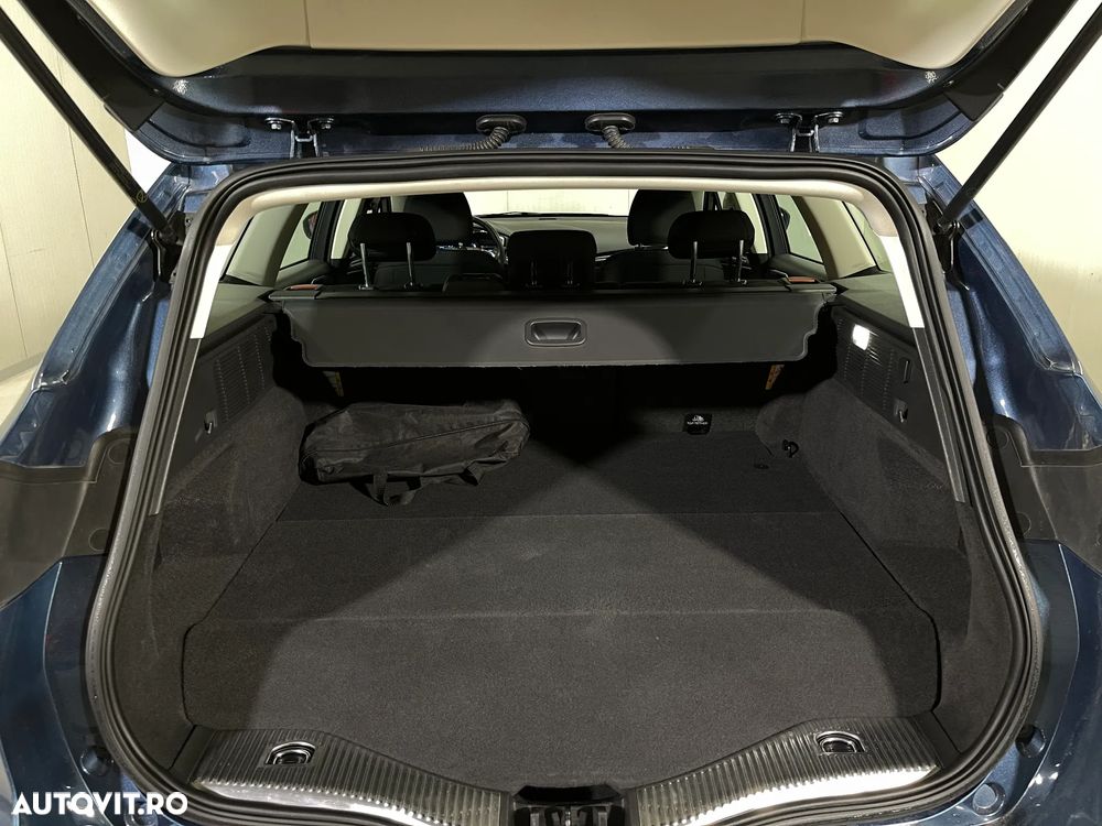 Ford Mondeo 2.0 HEV Titanium - 11