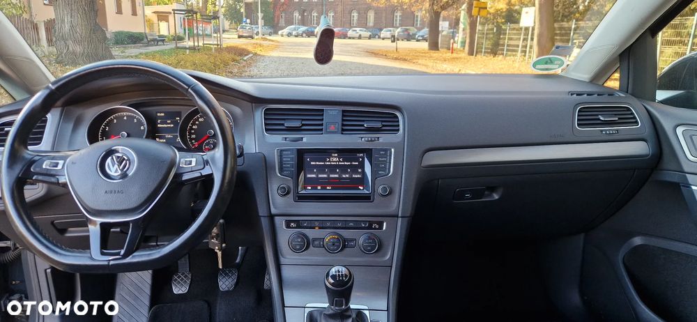 Volkswagen Golf - 18