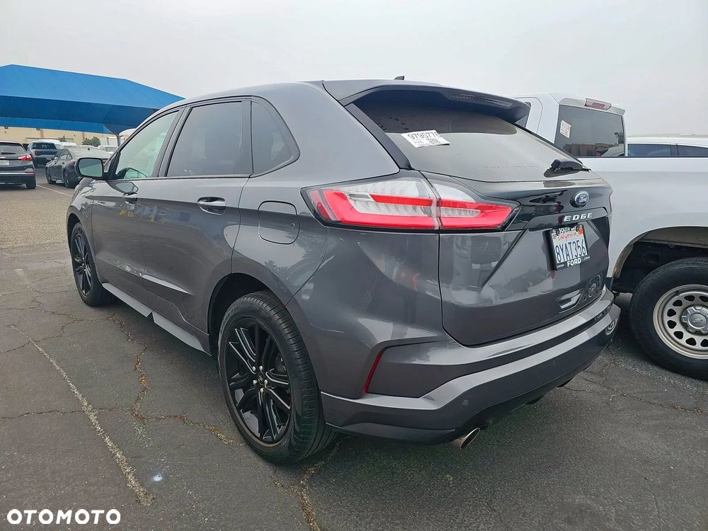 Ford Edge - 2