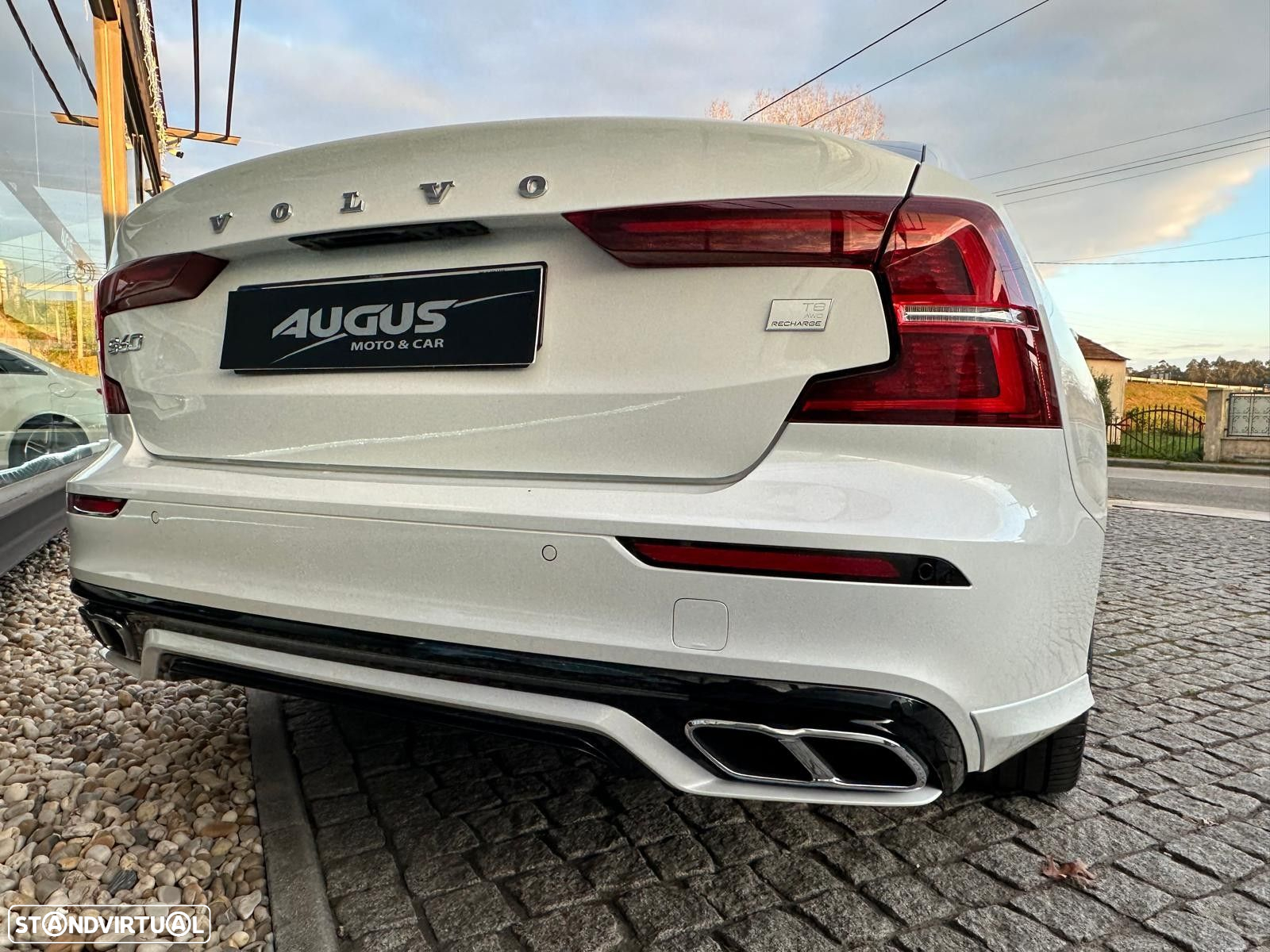 Volvo S60 2.0 T8 PHEV R-Design AWD - 4