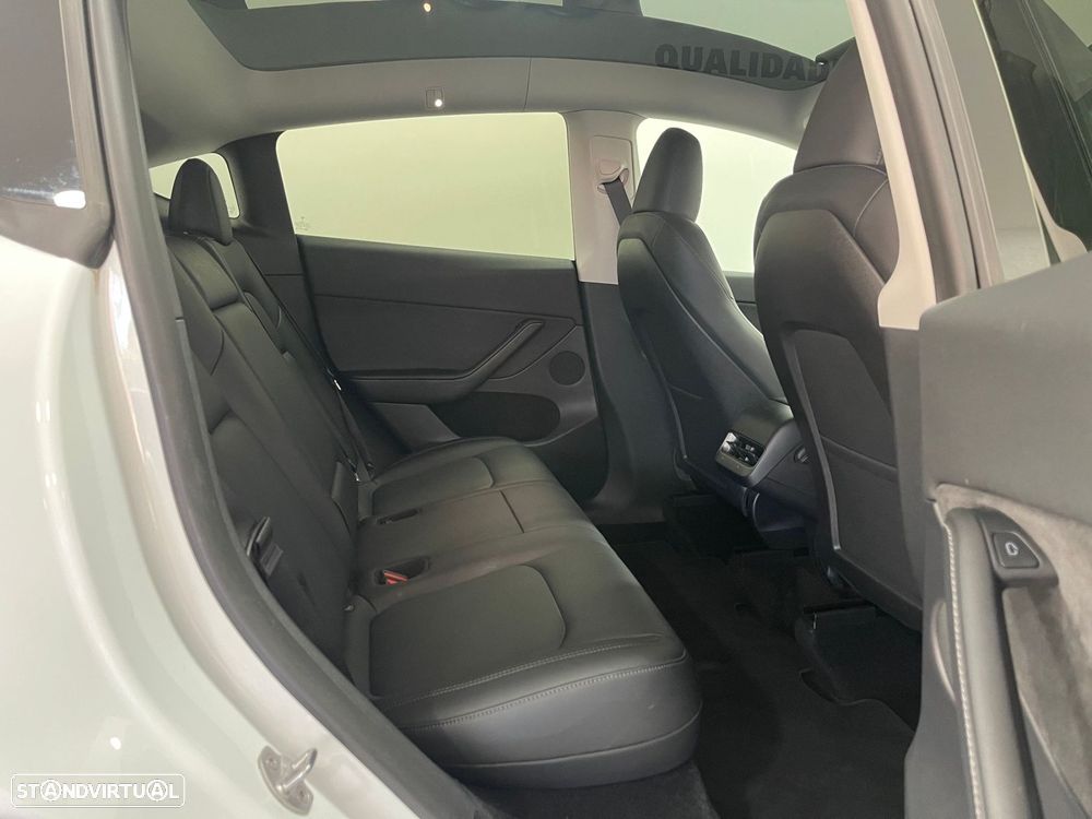 Tesla Model Y RWD - 19