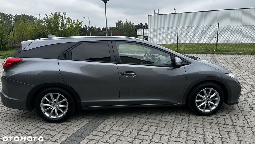 Honda Civic 1.6 i-DTEC Executive Black Edition - 6