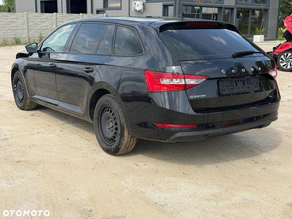 Skoda Superb 2.0 TDI Premium Edition - 18
