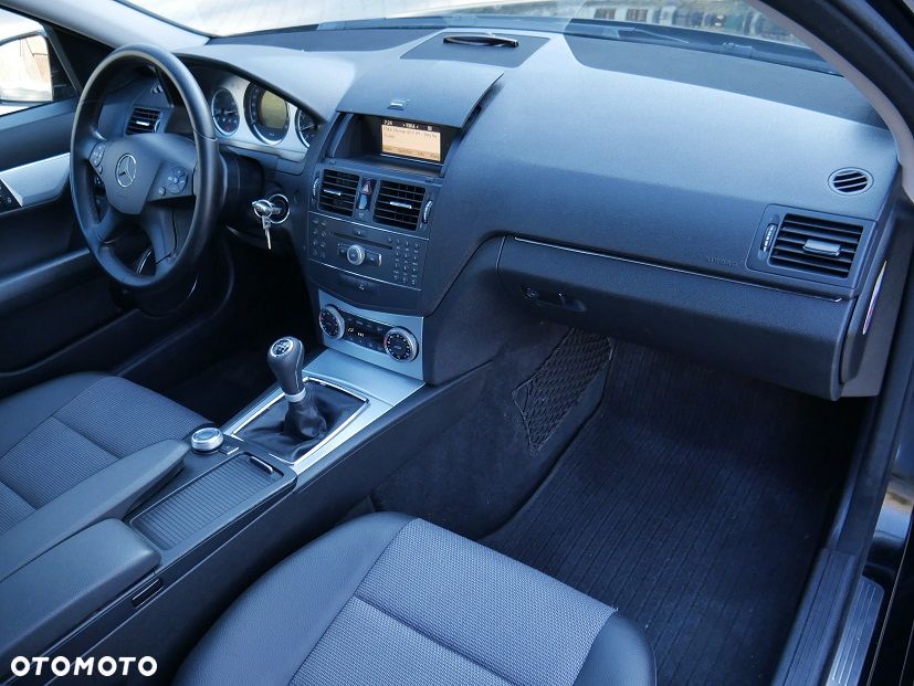 Mercedes-Benz Klasa C 200 Avantgarde Edition - 7