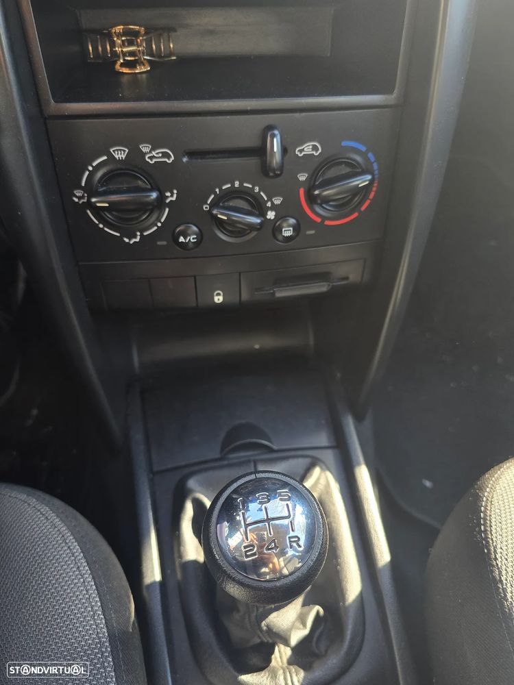 Peugeot 207 1.4 16V Trendy - 7