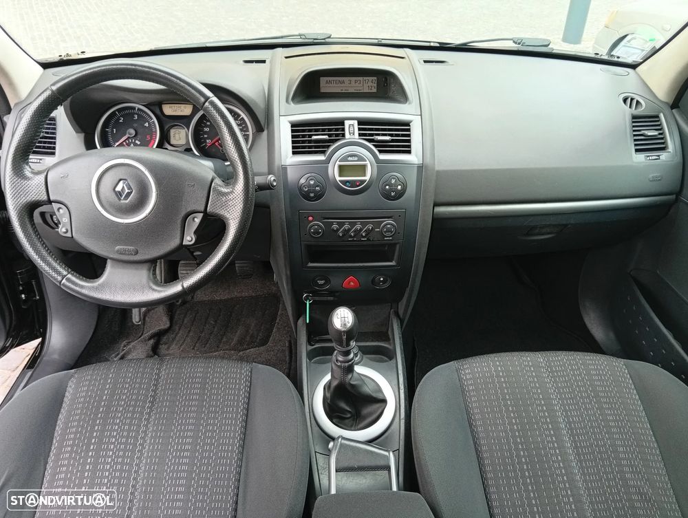 Renault Mégane 1.5 dCi Dynamique S - 2