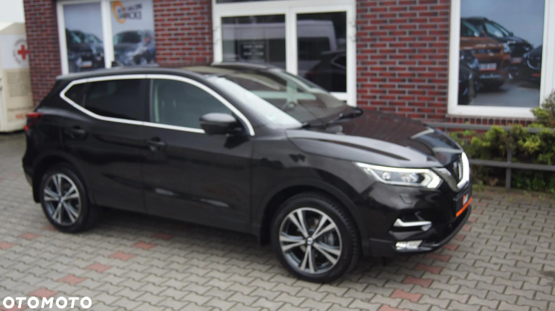 Nissan Qashqai 1.3 DIG-T N-Connecta - 6