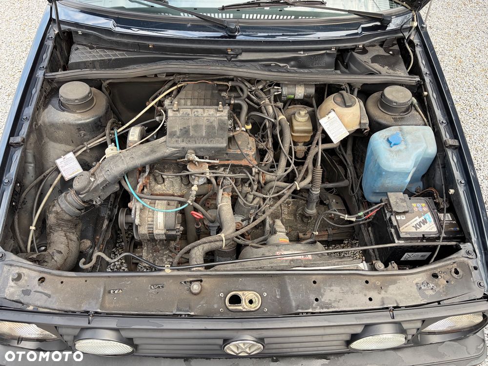 Volkswagen Golf 1.6 CL - 19