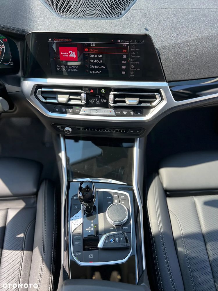 BMW Seria 3 320d xDrive Luxury Line sport - 32
