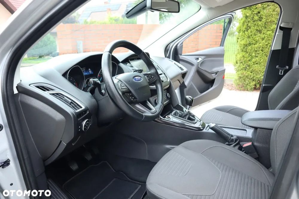 Ford Focus 1.5 EcoBlue Start-Stopp-System TITANIUM - 9