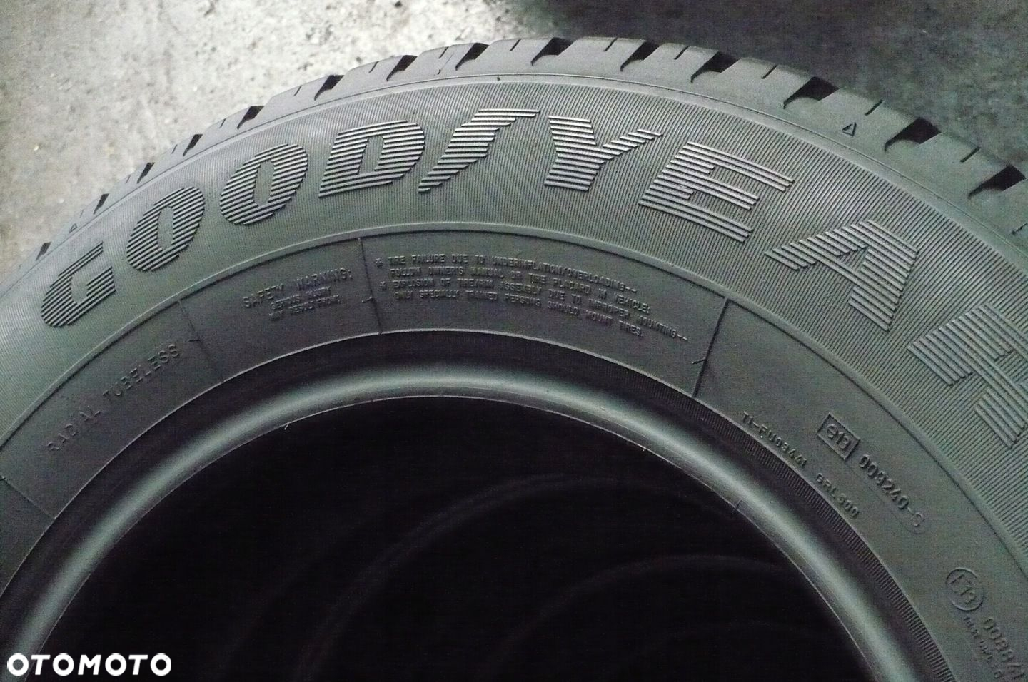 2x GOODYEAR Cargo G26 225/70R15C 7,3mm-7,7mm 2020 - 3