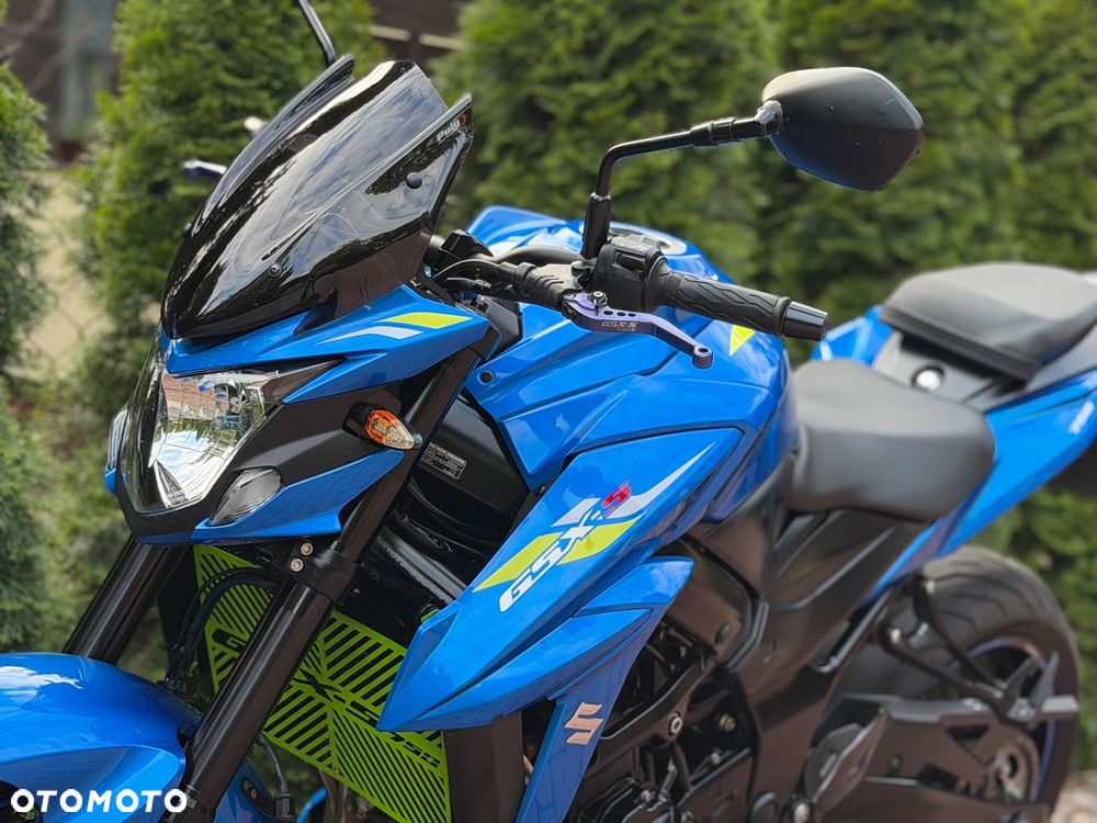 Suzuki GSX - 18