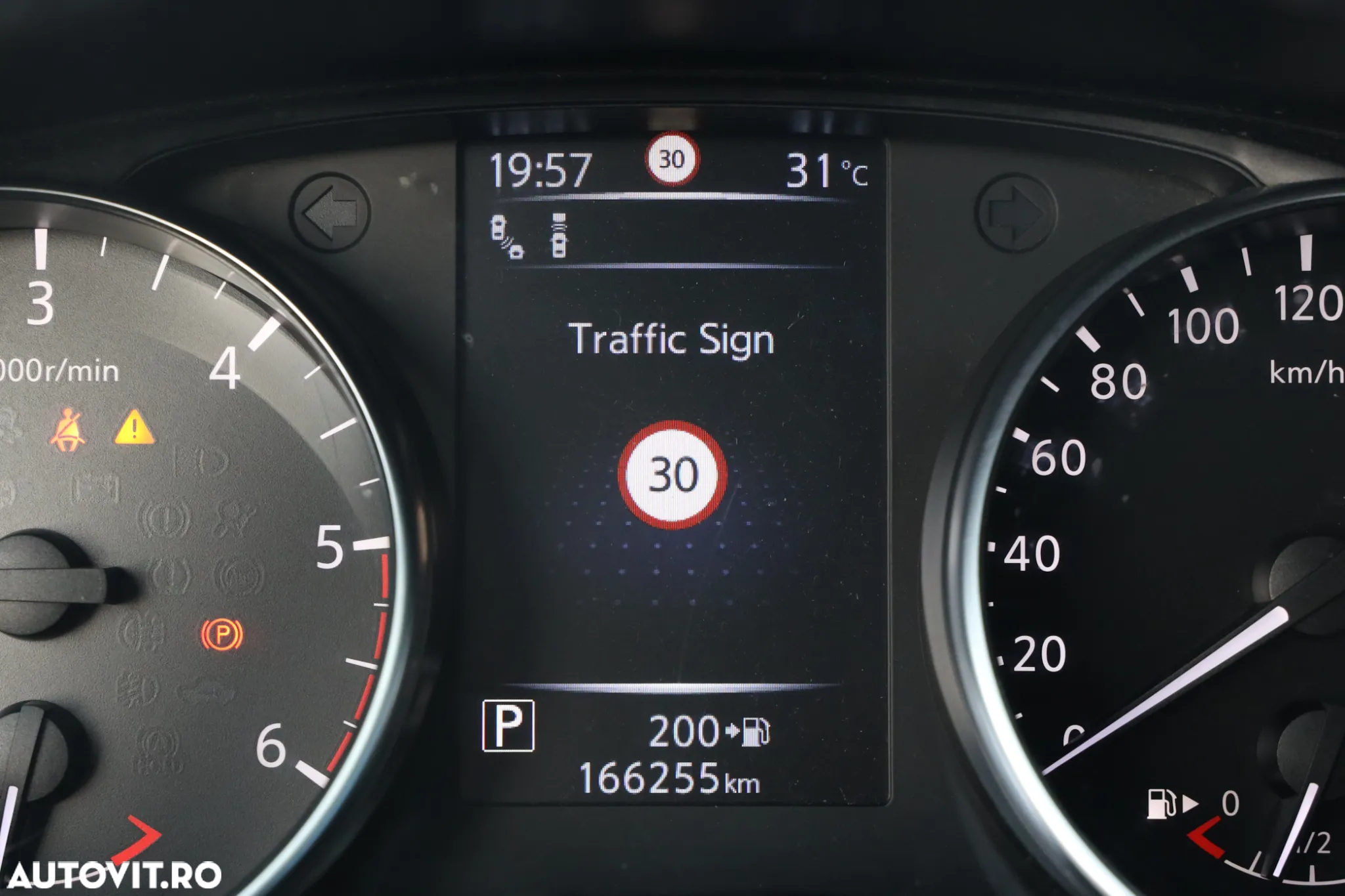 Nissan Qashqai 1.6 DCI Start/Stop X-TRONIC Tekna - 23