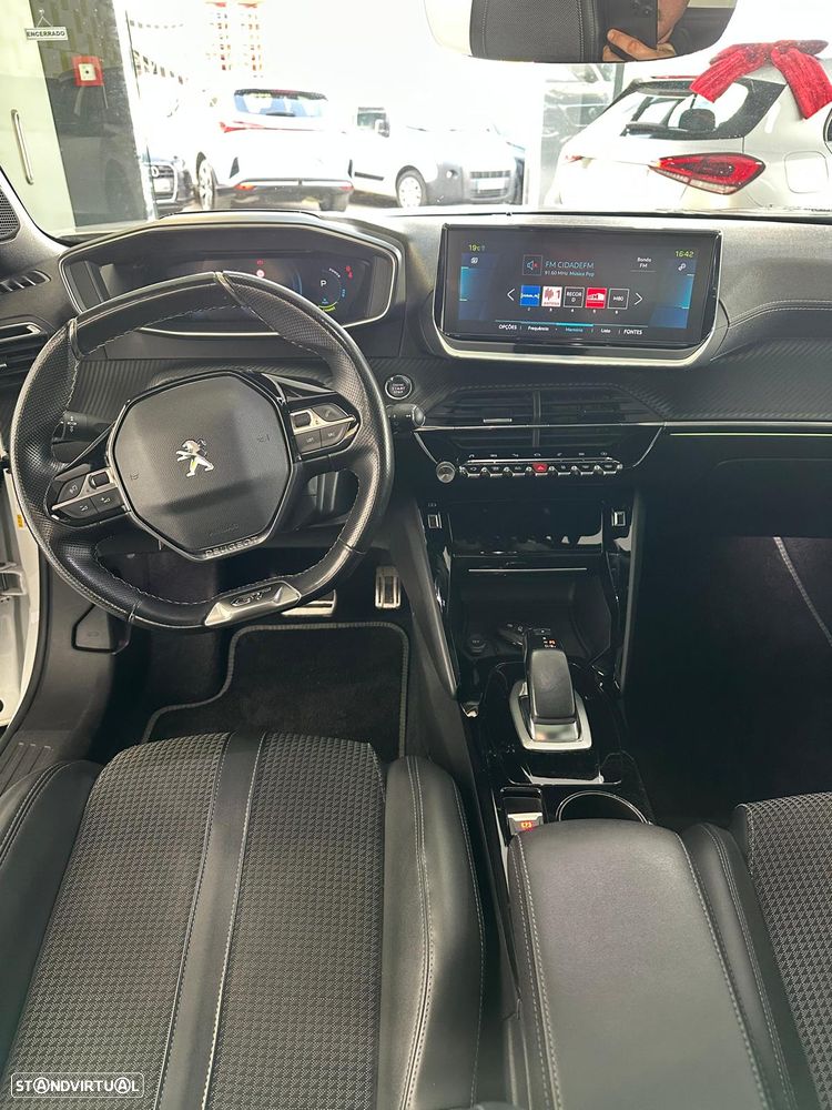 Peugeot e-2008 GT - 7