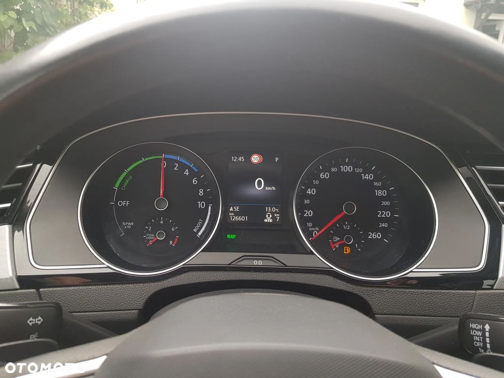 Volkswagen Passat - 19