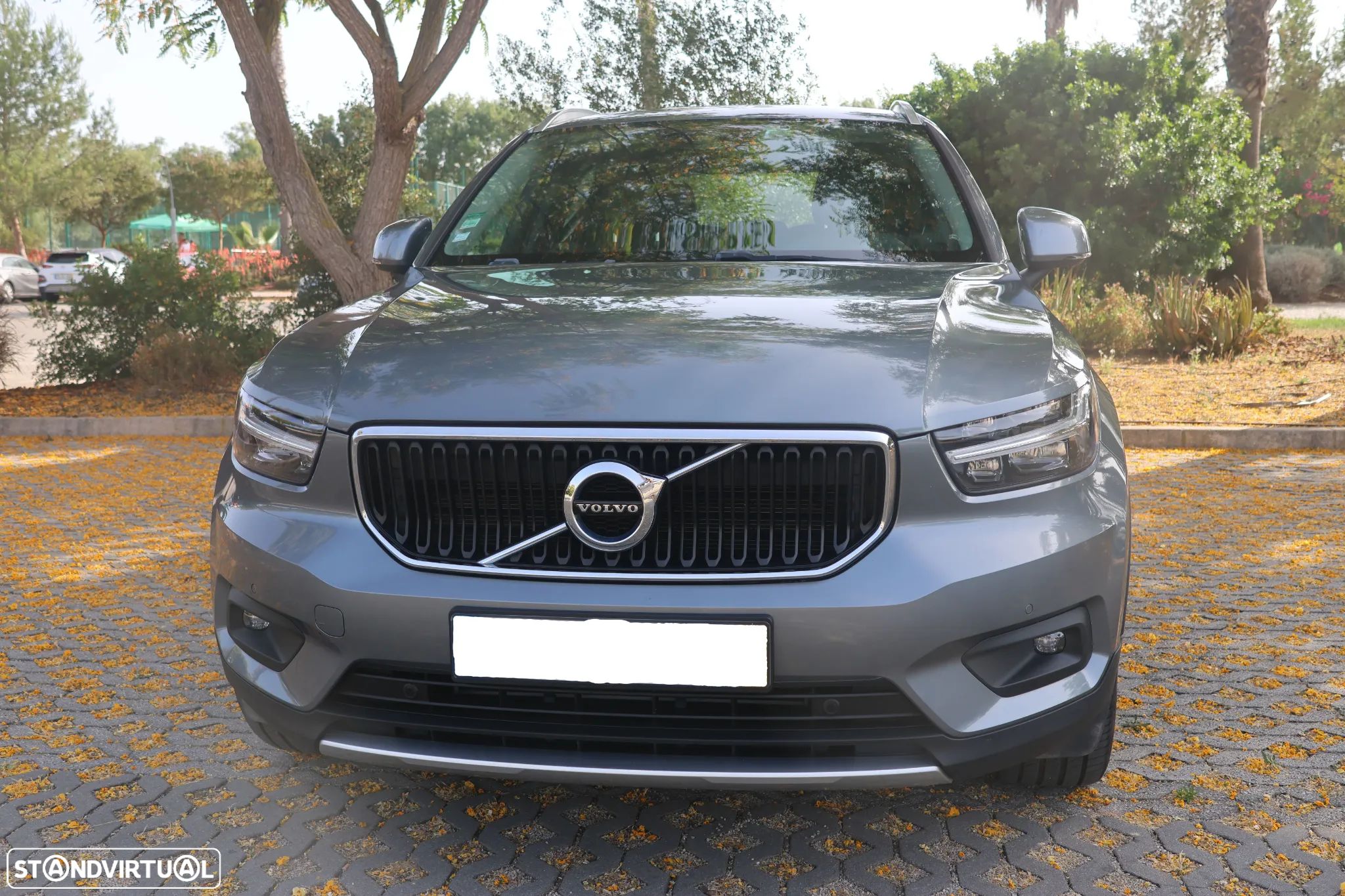 Volvo XC 40 2.0 D3 Momentum Geartronic - 1
