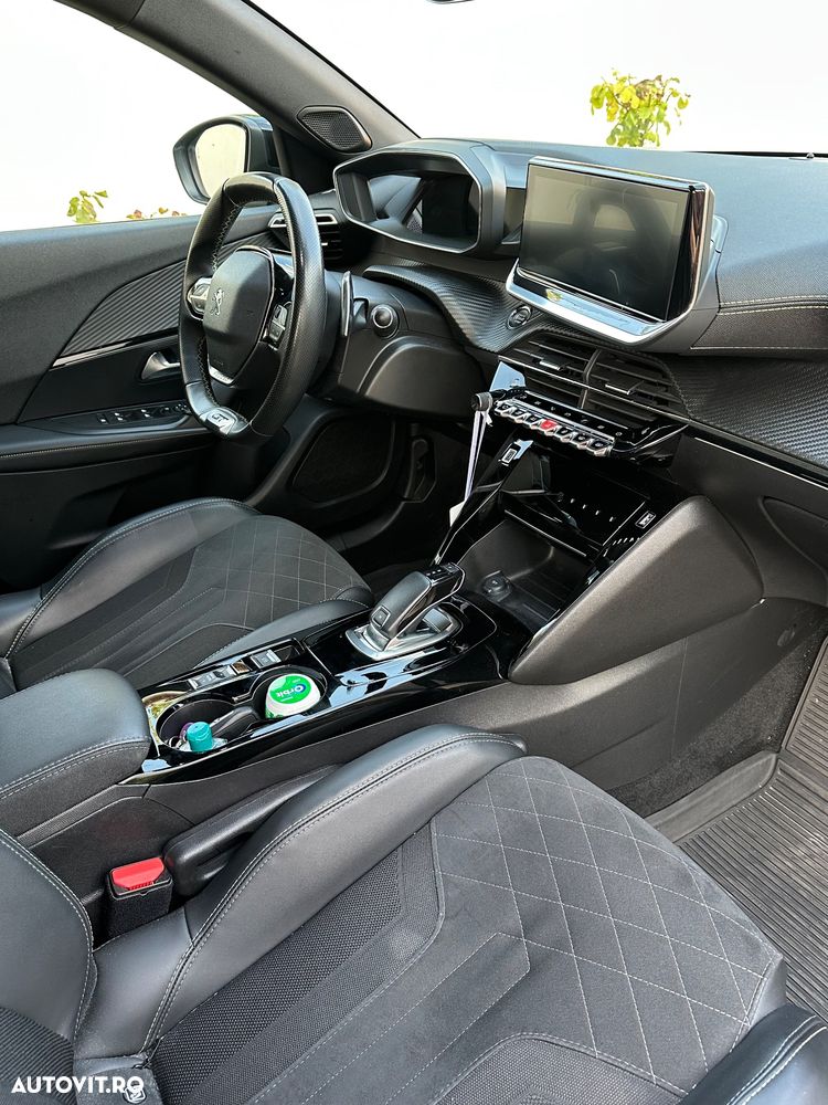 Peugeot 2008 1.2 L PureTech STT EAT8 GT Line - 8