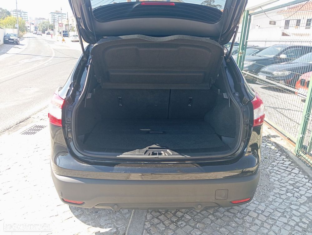 Nissan Qashqai 1.5 dCi N-Connecta 18 - 21