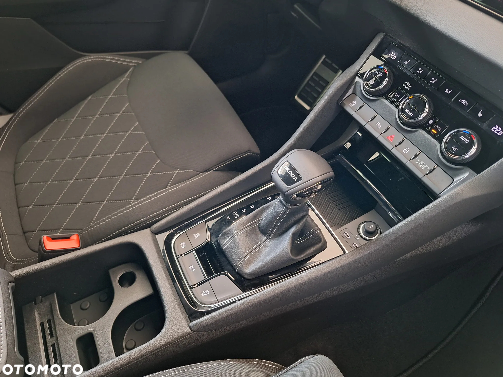 Skoda Karoq 1.5 TSI ACT Sportline DSG - 16