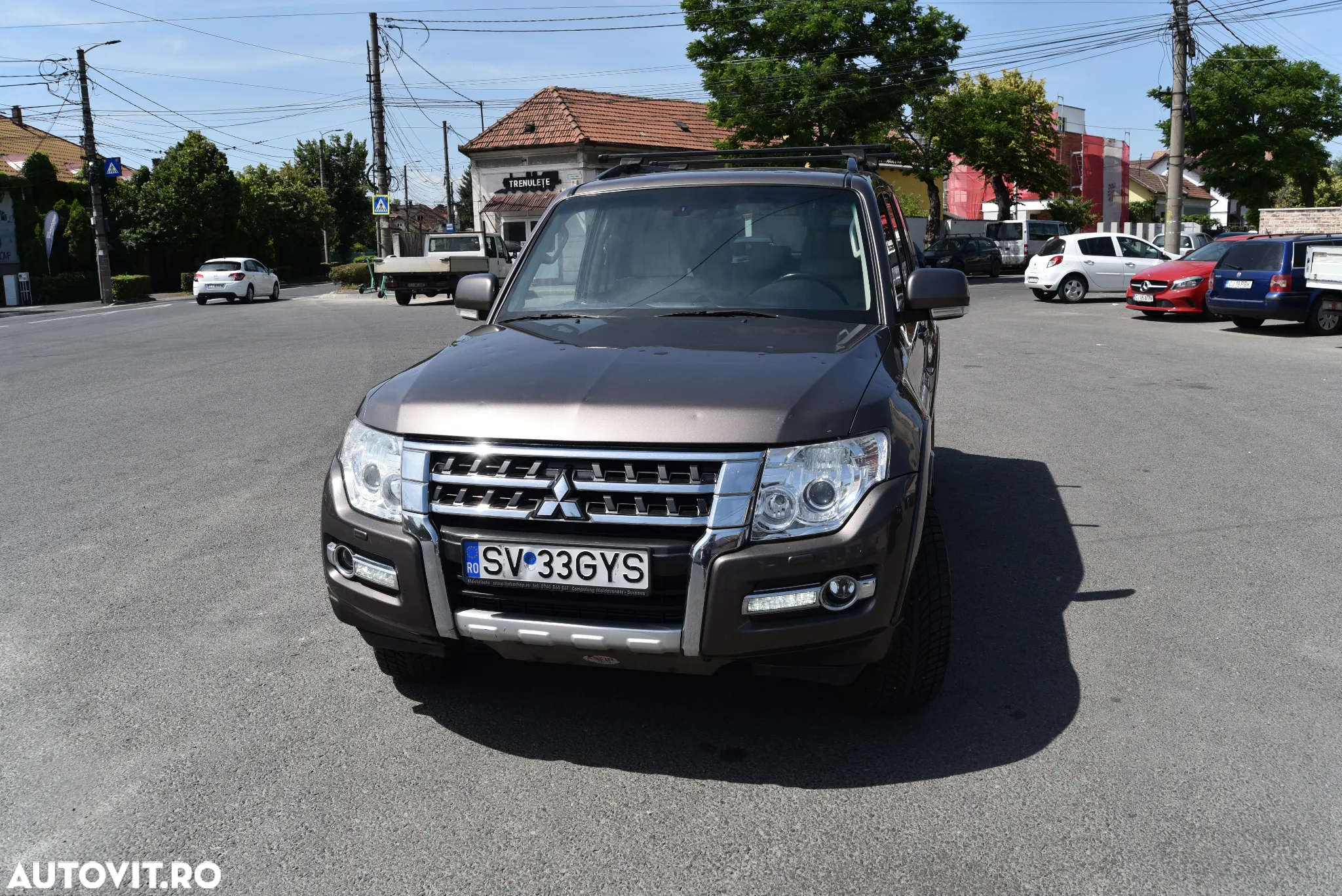 Mitsubishi Pajero - 2