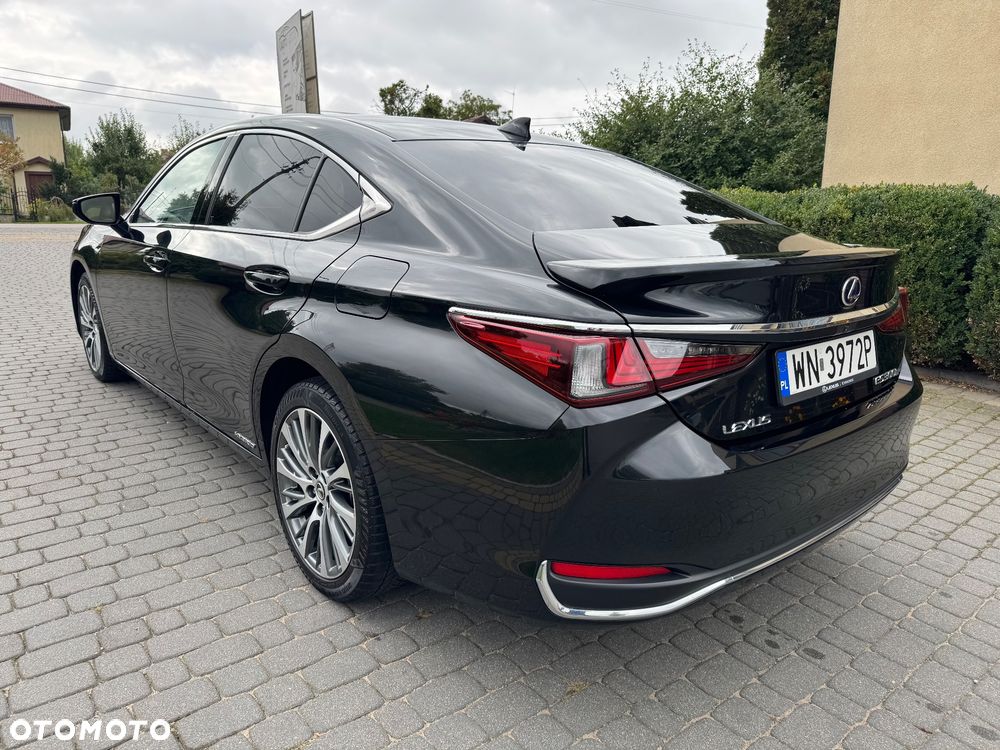 Lexus ES 300h Business Edition + - 7
