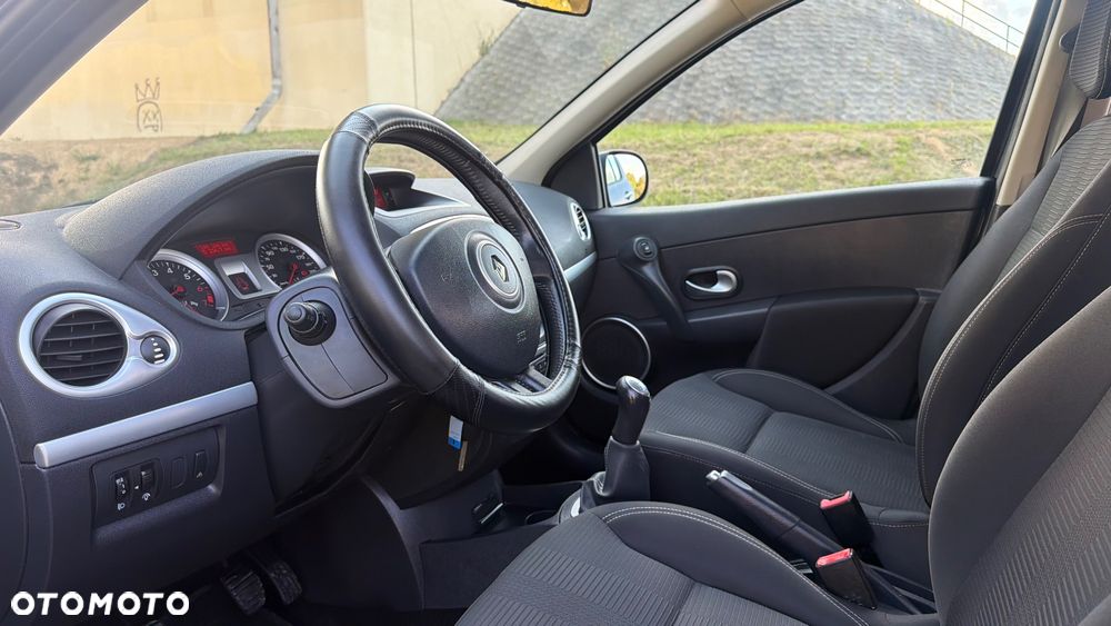 Renault Clio 1.2 16V 75 Yahoo - 21