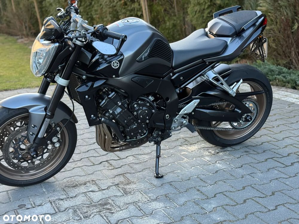 Yamaha FZ - 8