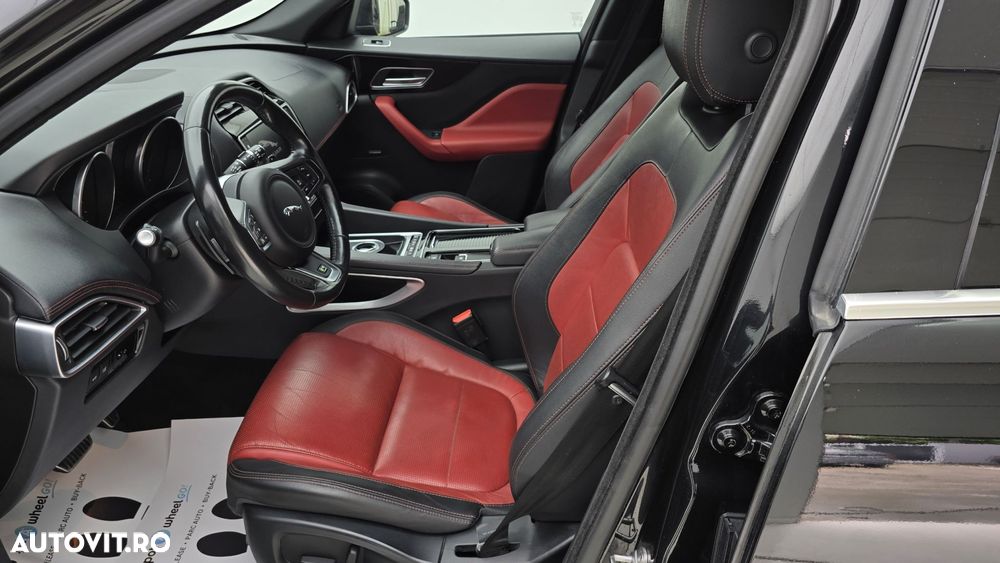 Jaguar F-Pace 30d AWD R-Sport - 12