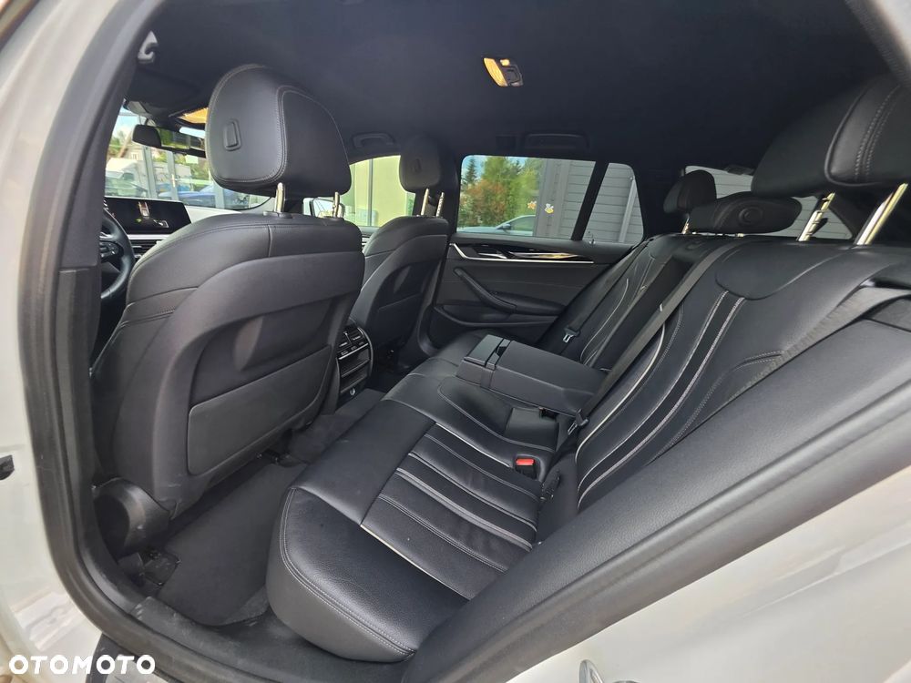 BMW Seria 5 530i xDrive Sport Line - 27