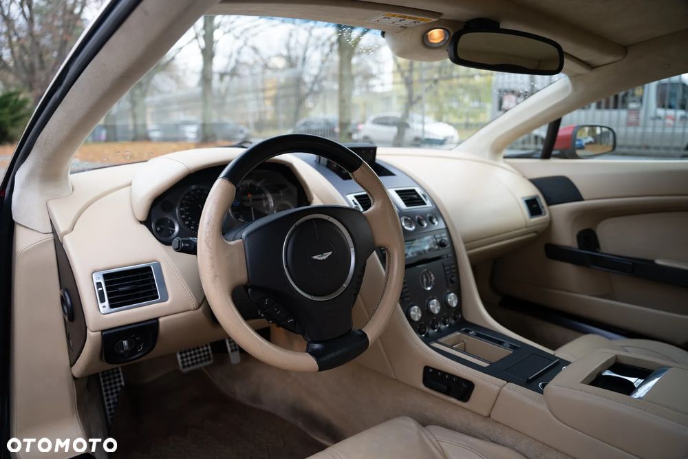 Aston Martin V8 Vantage - 9