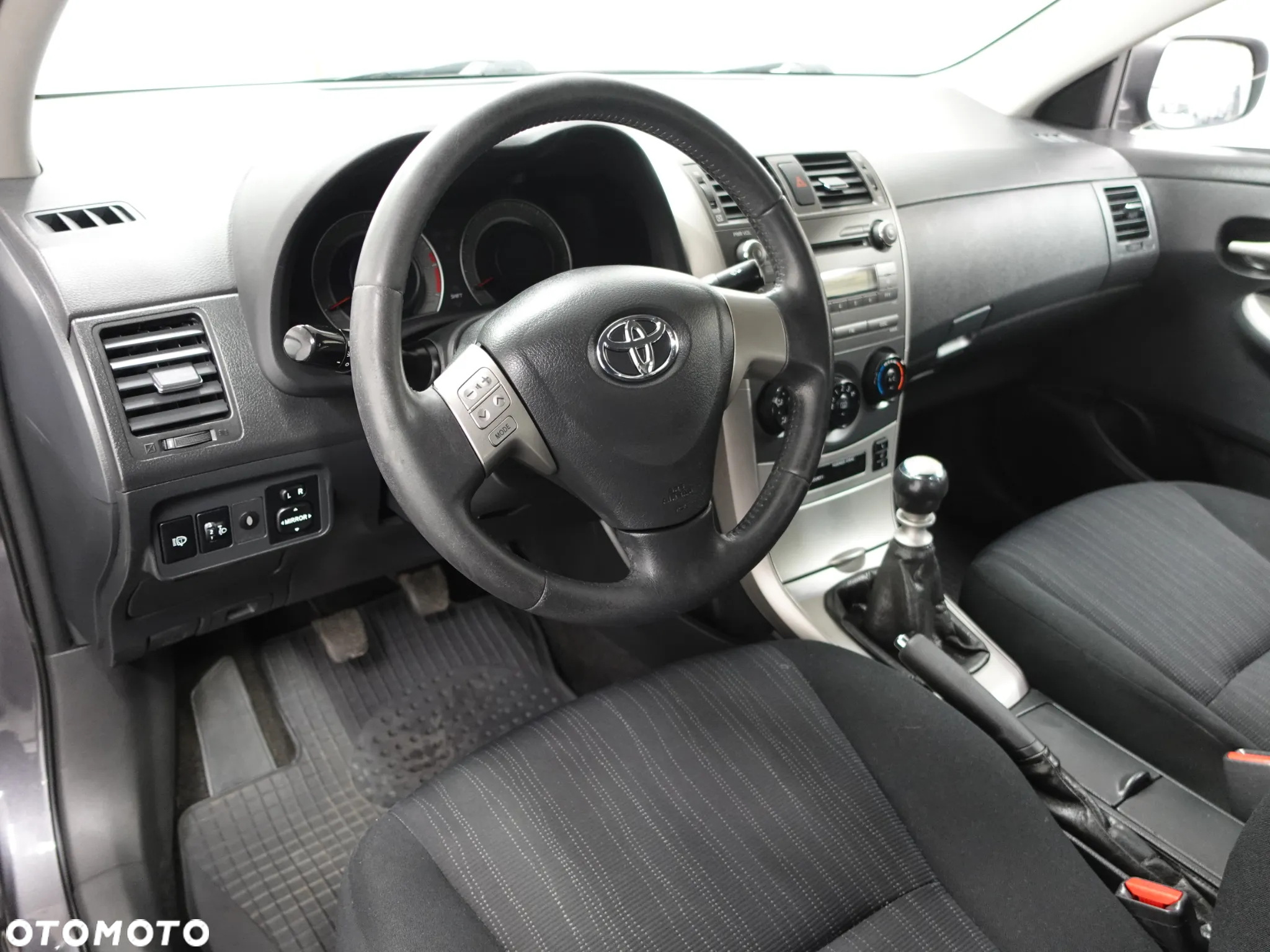 Toyota Corolla 1.6 Luna - 20