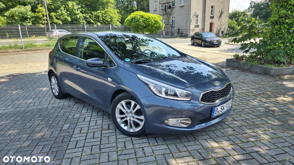 Kia Ceed 1.4 CVVT Dream Team Edition - 2