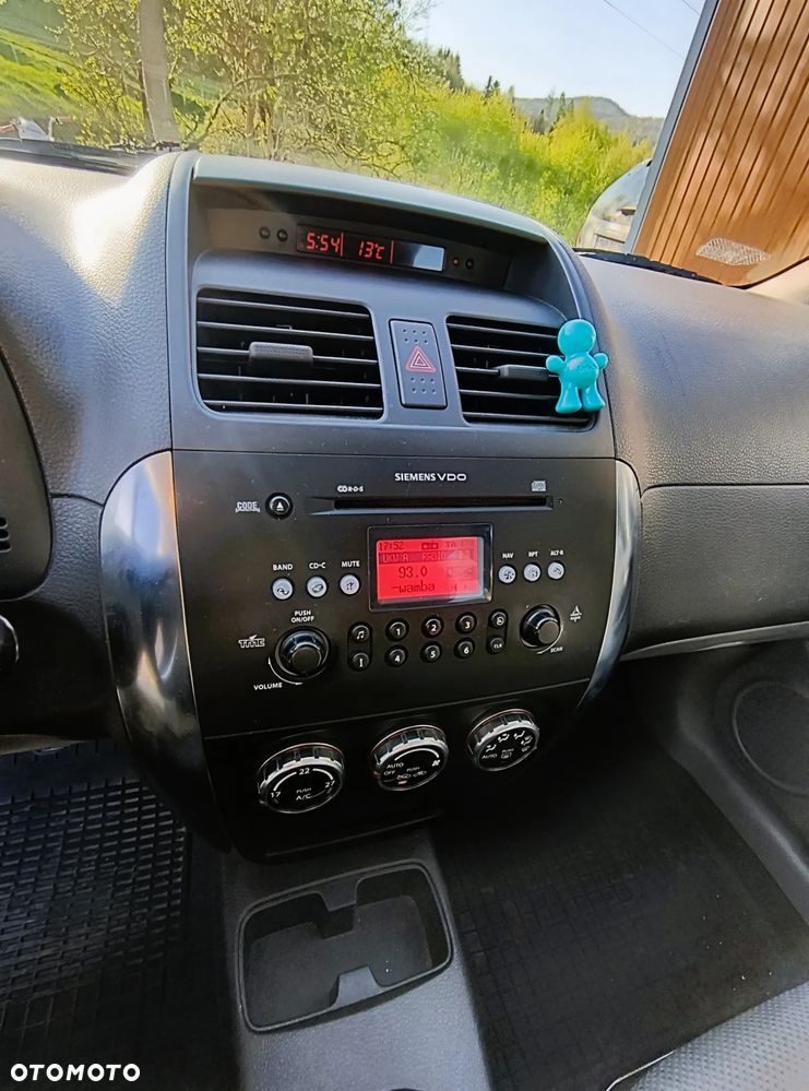 Suzuki SX4 1.6 GLX / Comfort - 26