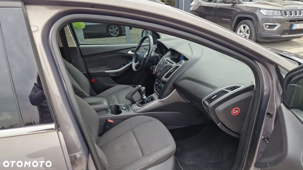 Ford Focus SW 1.6 TDCi DPF Titanium - 8