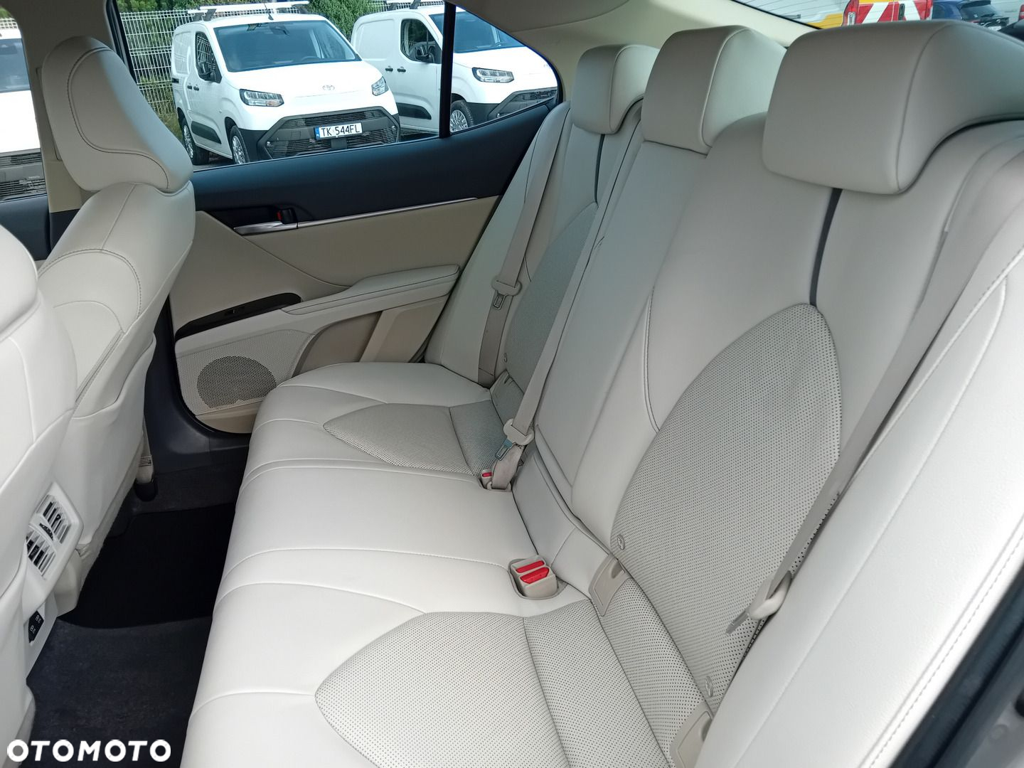 Toyota Camry 2.5 Hybrid Executive CVT - 29