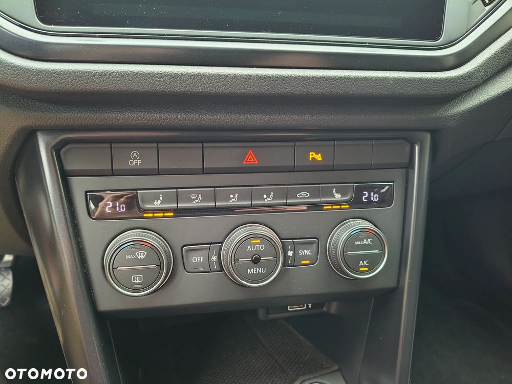 Volkswagen T-Roc - 17