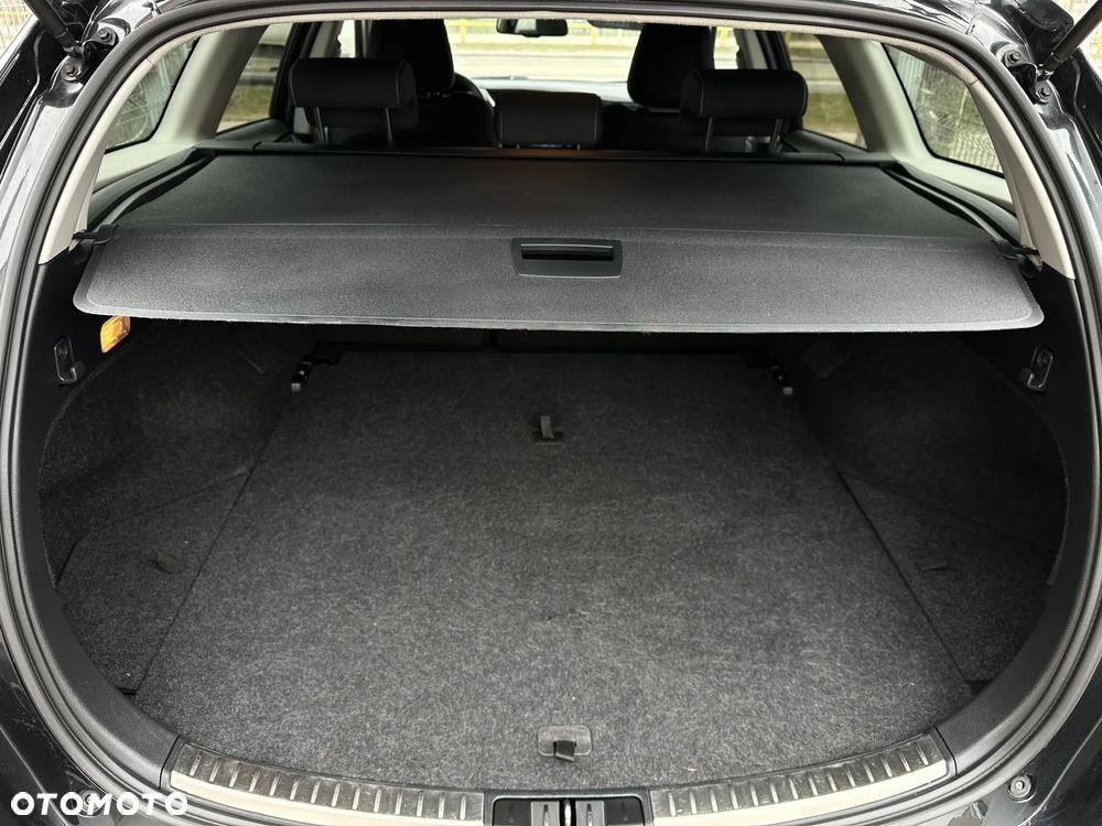 Toyota Auris 1.2 Turbo Team Deutschland - 11