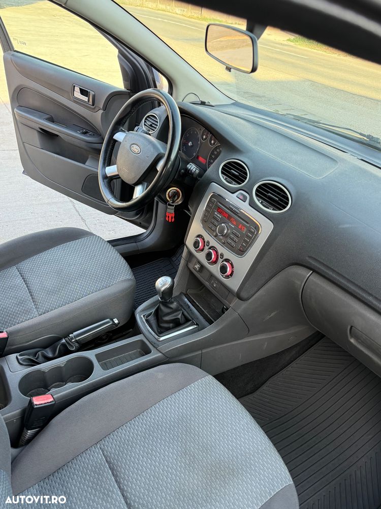 Ford Focus - 8