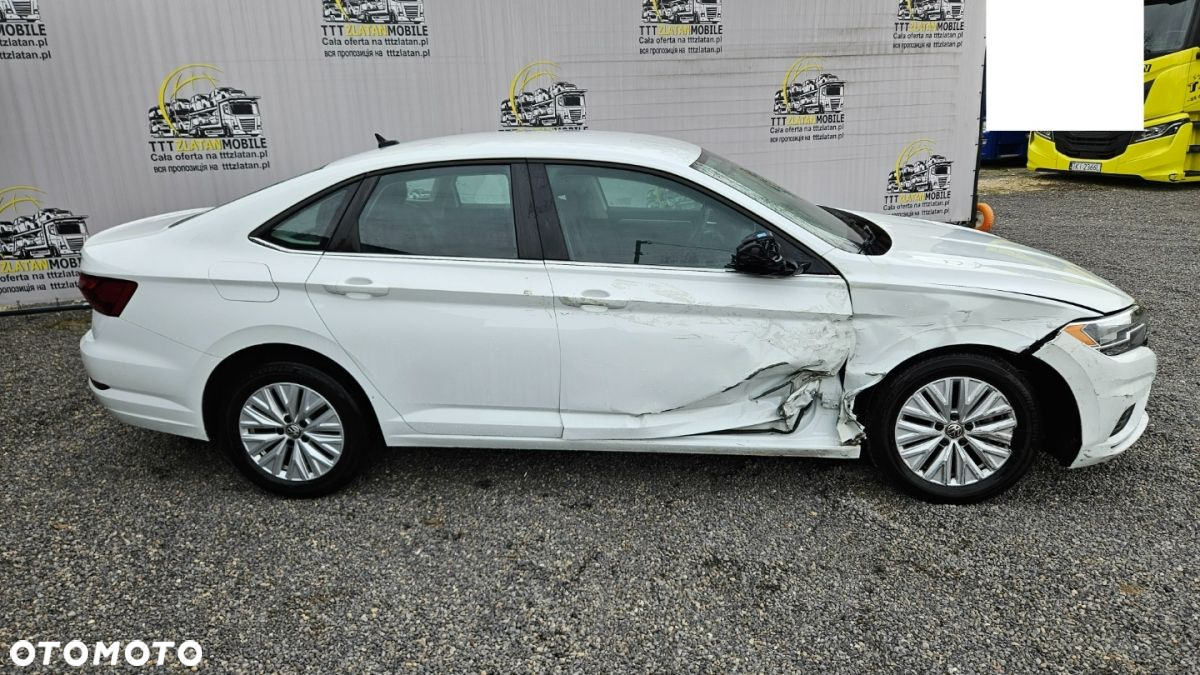 Volkswagen Jetta - 8