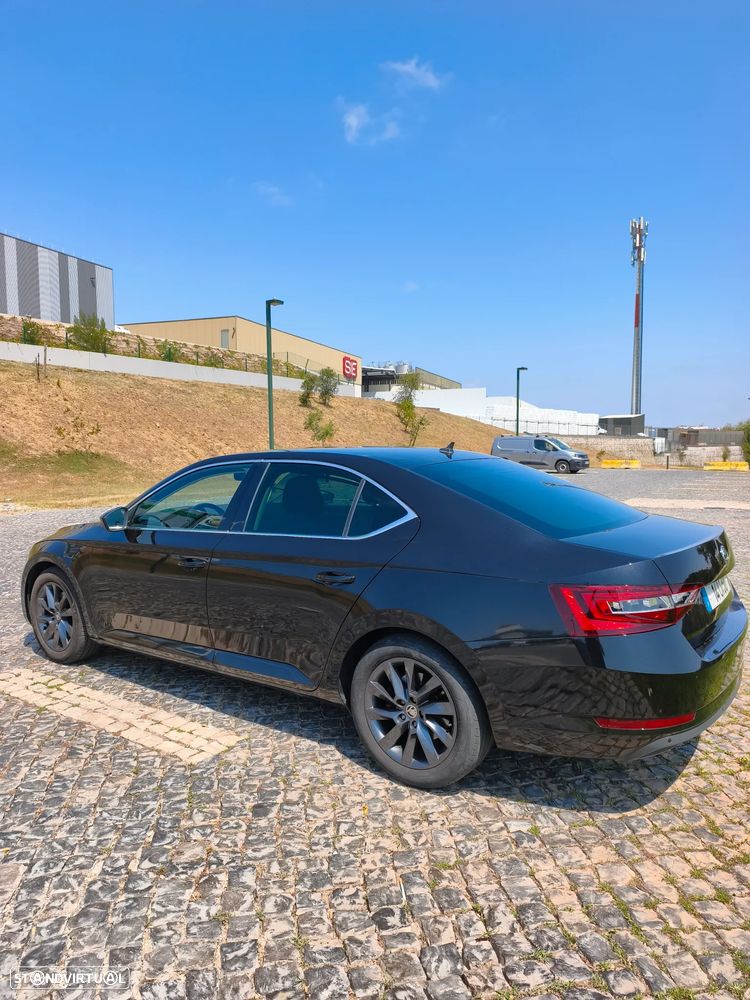 Skoda Superb 2.0 TDI Style DSG - 4